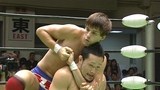 第５回日テレＧ＋杯争奪ジュニア・ヘビー級タッグりーグ戦　２０１１年７月３０日　後楽園ホール　第６試合　中嶋勝彦、梶原慧、拳王、剣舞ＶＳ小峠篤司、原田大輔、滝澤大志、ザック・セイバーＪｒ．　スペシャル８人タッグマッチ　６０分１本勝負