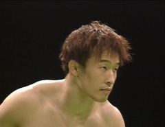 リクエストマッチ　天才・丸藤正道特集　／　追悼“青き目のサムライ”バイソン・スミス特集　王者：高岩竜一ＶＳ挑戦者：丸藤正道  ＧＨＣジュニアヘビー級選手権試合  ２００１年１２月９日　東京・有明コロシアム