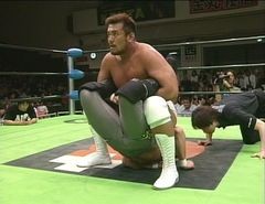 リクエストマッチ　５月開催注目マッチ　特集　秋山準　ＶＳ　ＫＥＮＴＡ　ＫＥＮＴＡ『蹴撃』７番勝負　第３戦　２００４年５月１４日　東京・後楽園ホール