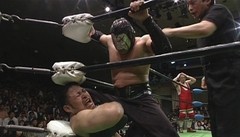 Ｔｈｅ　Ｎａｖｉｇ．　ｉｎ　Ｍａｙ　２０１２　～三沢光晴メモリアルナイト～　２０１２年６月１３日　東京・後楽園ホール　第５試合　マイバッハ谷口＆金丸義信ＶＳ本田多聞＆井上雅央　タッグマッチ　３０分１本勝負