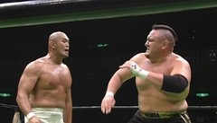 ＧＲＥＡＴ　ＶＯＹＡＧＥ　２０１２　ｉｎ　ＲＹＯＧＯＫＵ　～力皇猛　引退セレモニー～　２０１２年７月２２日　東京・両国国技館　第１０試合　王者組：秋山準＆齋藤彰俊ＶＳ挑戦者組：サモア・ジョー＆マグナス　ＧＨＣタッグ選手権試合　セミファイナル　６０分１本勝負