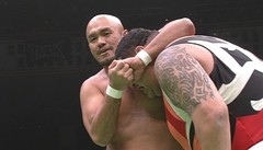 ＧＲＥＡＴ　ＶＯＹＡＧＥ　２０１２　ｉｎ　ＲＹＯＧＯＫＵ　ｖｏｌ．２　２０１２年１２月９日　東京・両国国技館　第６試合　秋山準、小川良成、青木篤志ｖｓ太陽ケア、曙、カズ・ハヤシ　ＮＯＡＨｖｓＡＪＰＷ　スペシャル６人タッグマッチ　６０分１本勝負