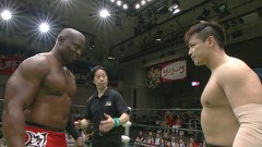 Ｅｍｅｒａｌｄ　Ｓｐｉｒｉｔｓ　２０１６　ｉｎ　ＫＯＲＡＫＵＥＮ　２０１６年６月１２日　東京・後楽園ホール　メインイベント　第７試合　ＧＨＣヘビー級選手権試合　王者：潮﨑豪１／６０　挑戦者:シェルトン・Ｘ・ベンジャミン　６０分１本勝負